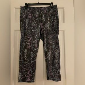 TekGear Size XL Women’s Workout Leggings - Purple, Black & White Color Splash